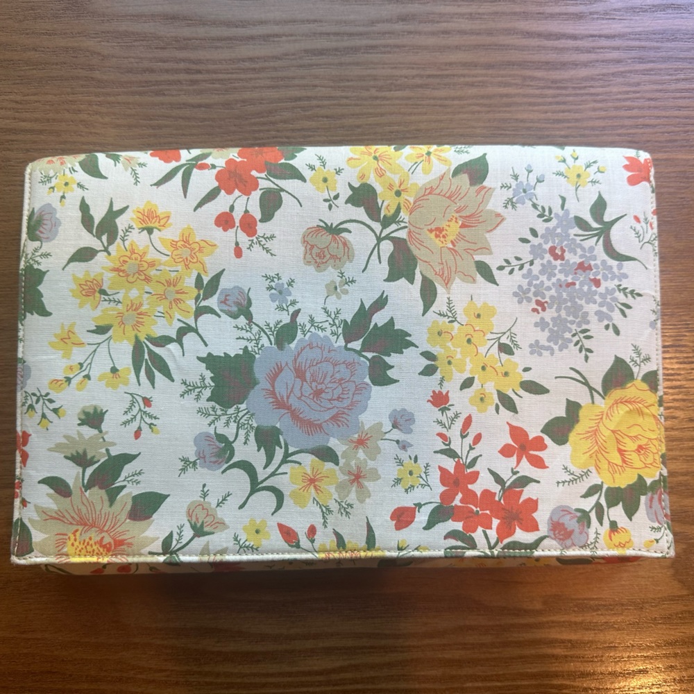 Vintage 1950s floral clutch